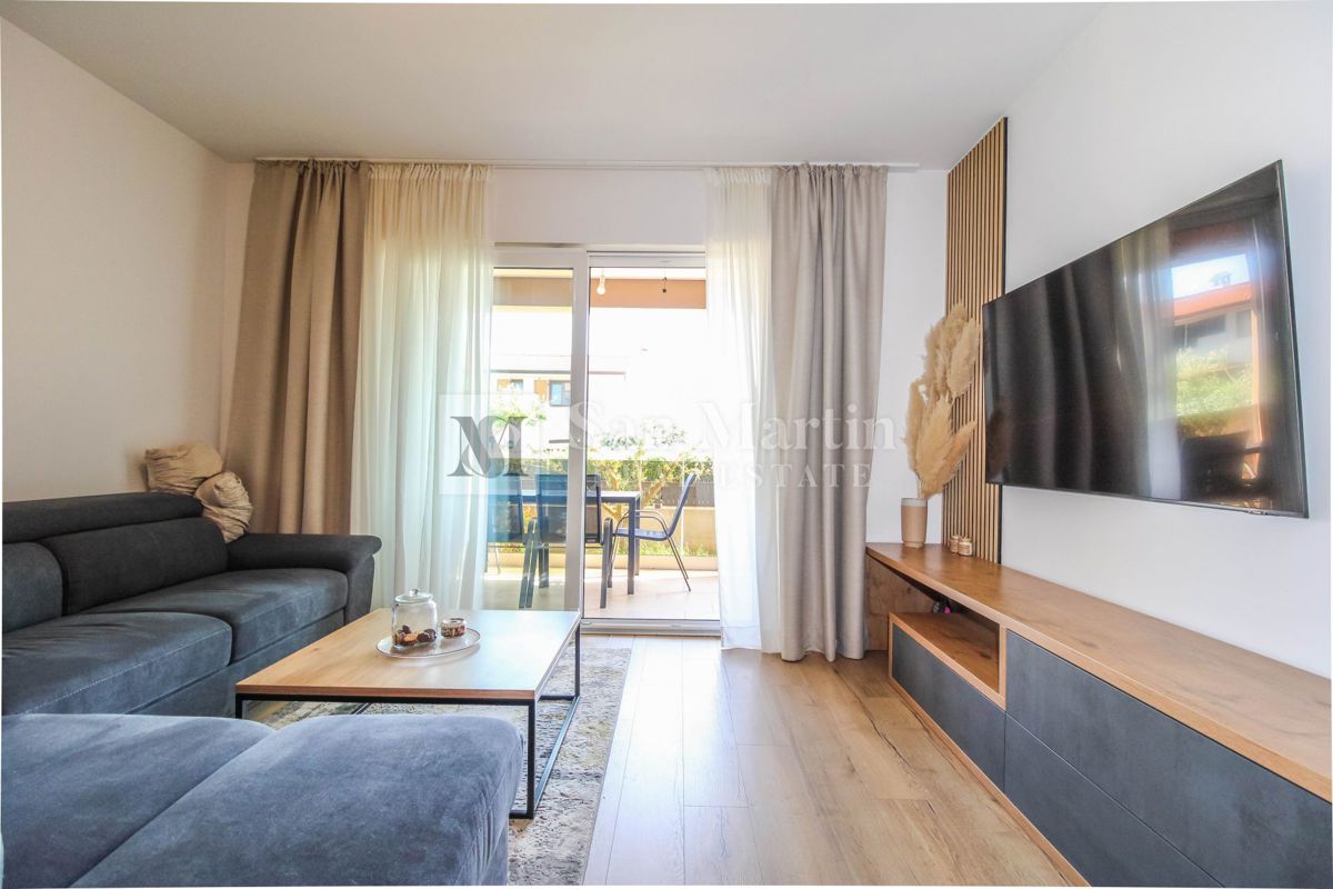 Poreč, dvojček na mirni lokaciji.