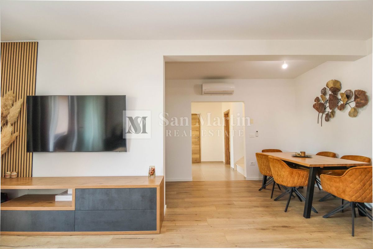 Poreč, dvojček na mirni lokaciji.