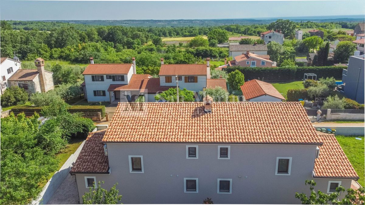 Poreč, dvojček na mirni lokaciji.