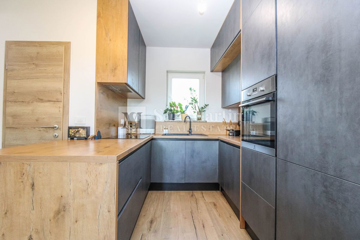 Poreč, dvojček na mirni lokaciji.