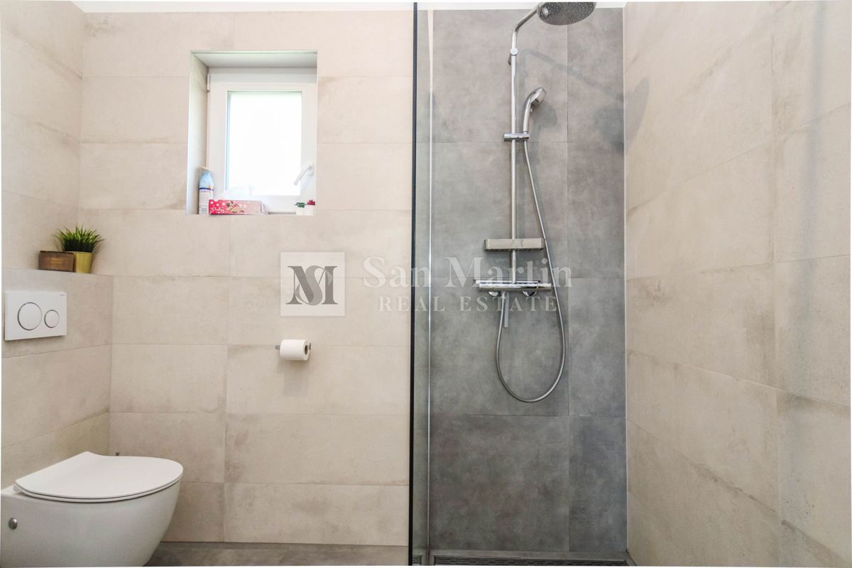 Poreč, dvojček na mirni lokaciji.