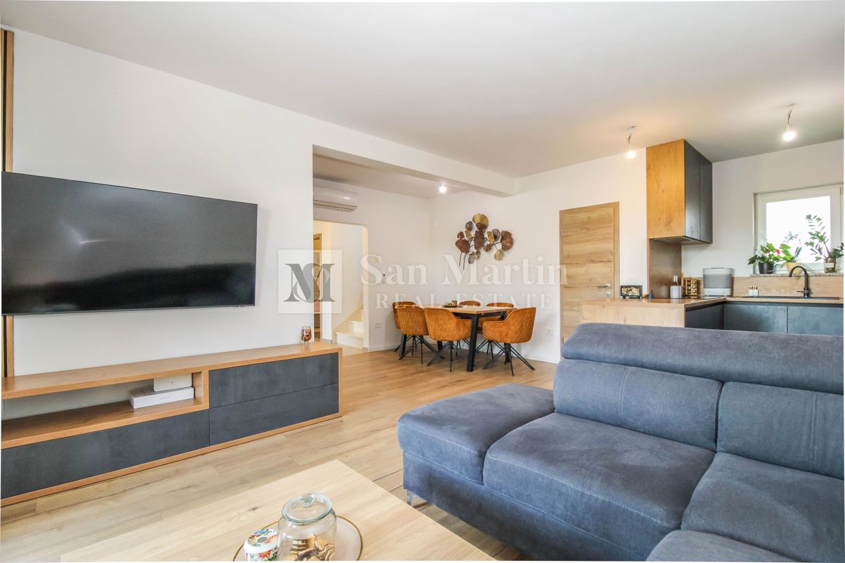 Poreč, dvojček na mirni lokaciji.