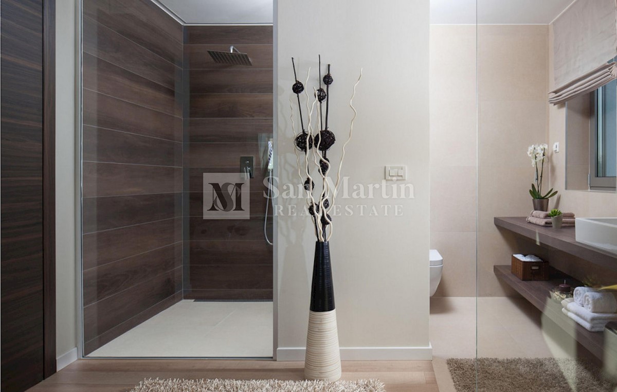 Labin, okolica - lepa moderna hiša z wellnessom