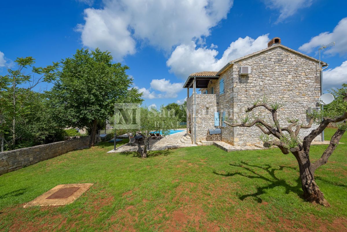 Poreč, okolica – Čudovita kamnita hiša s panoramskim razgledom