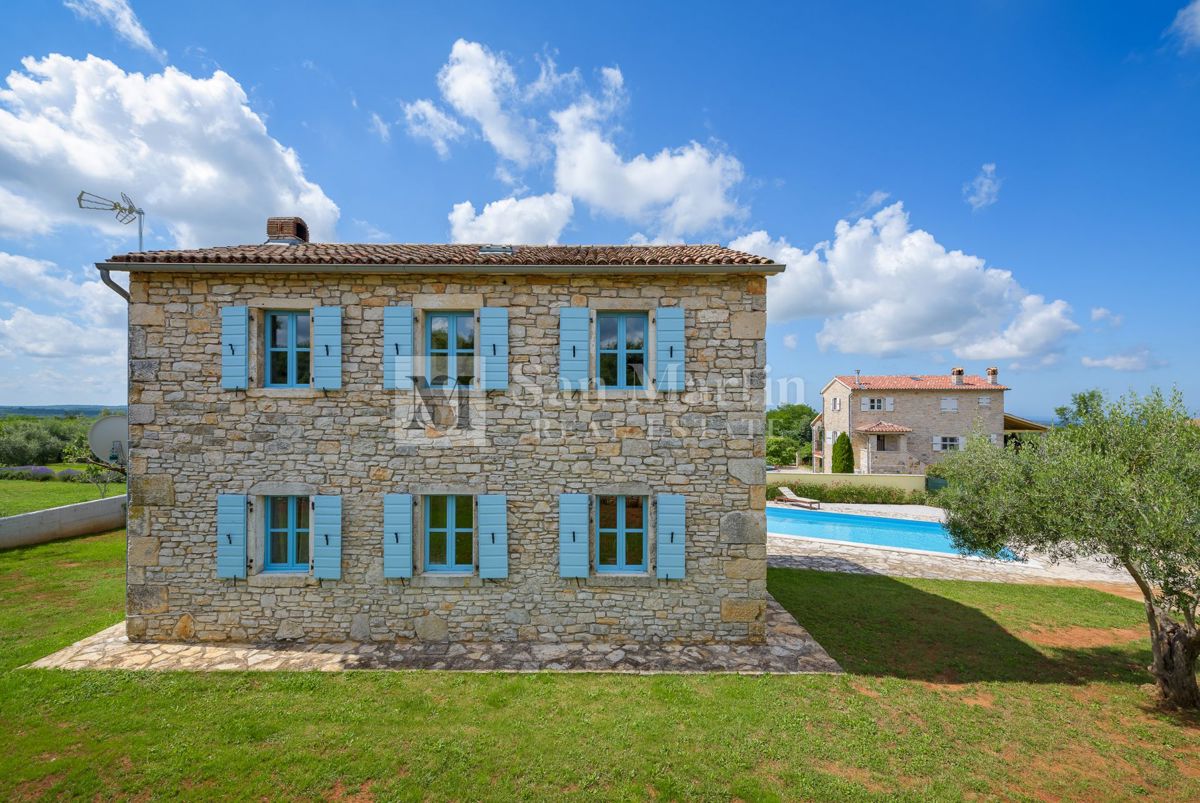Poreč, okolica – Čudovita kamnita hiša s panoramskim razgledom