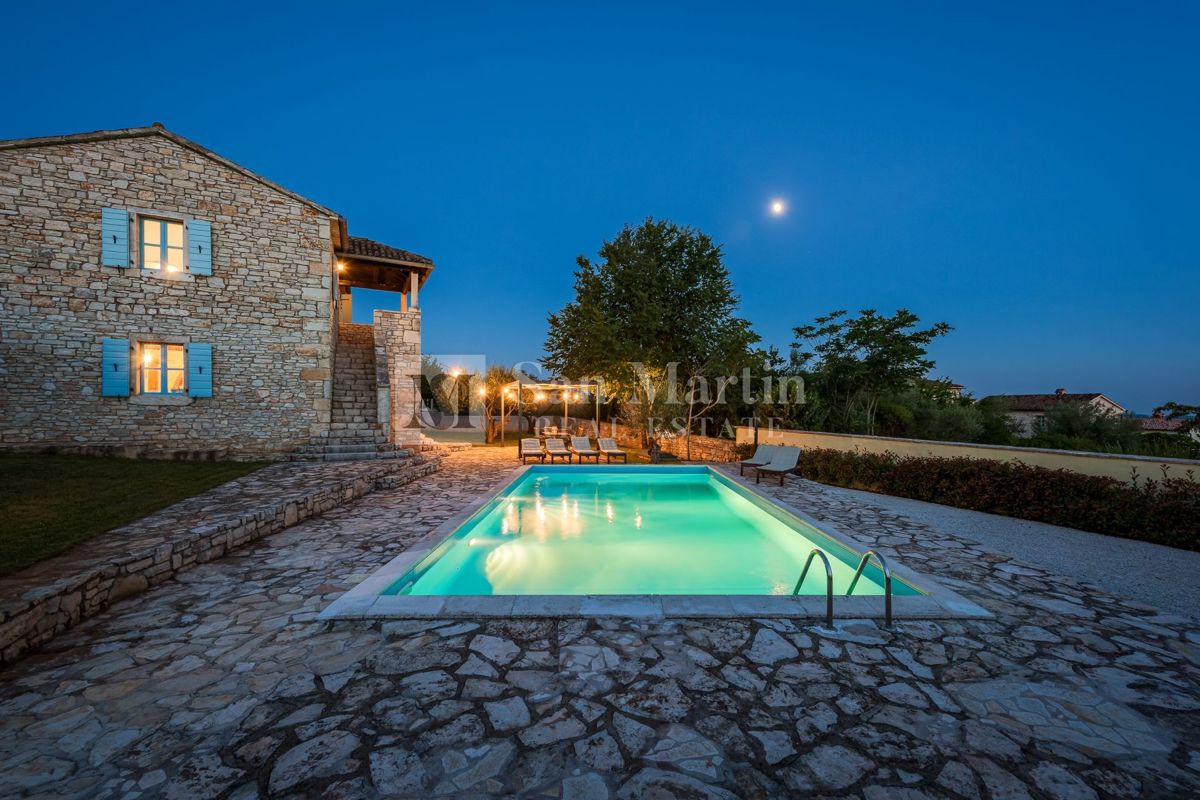 Poreč, okolica – Čudovita kamnita hiša s panoramskim razgledom