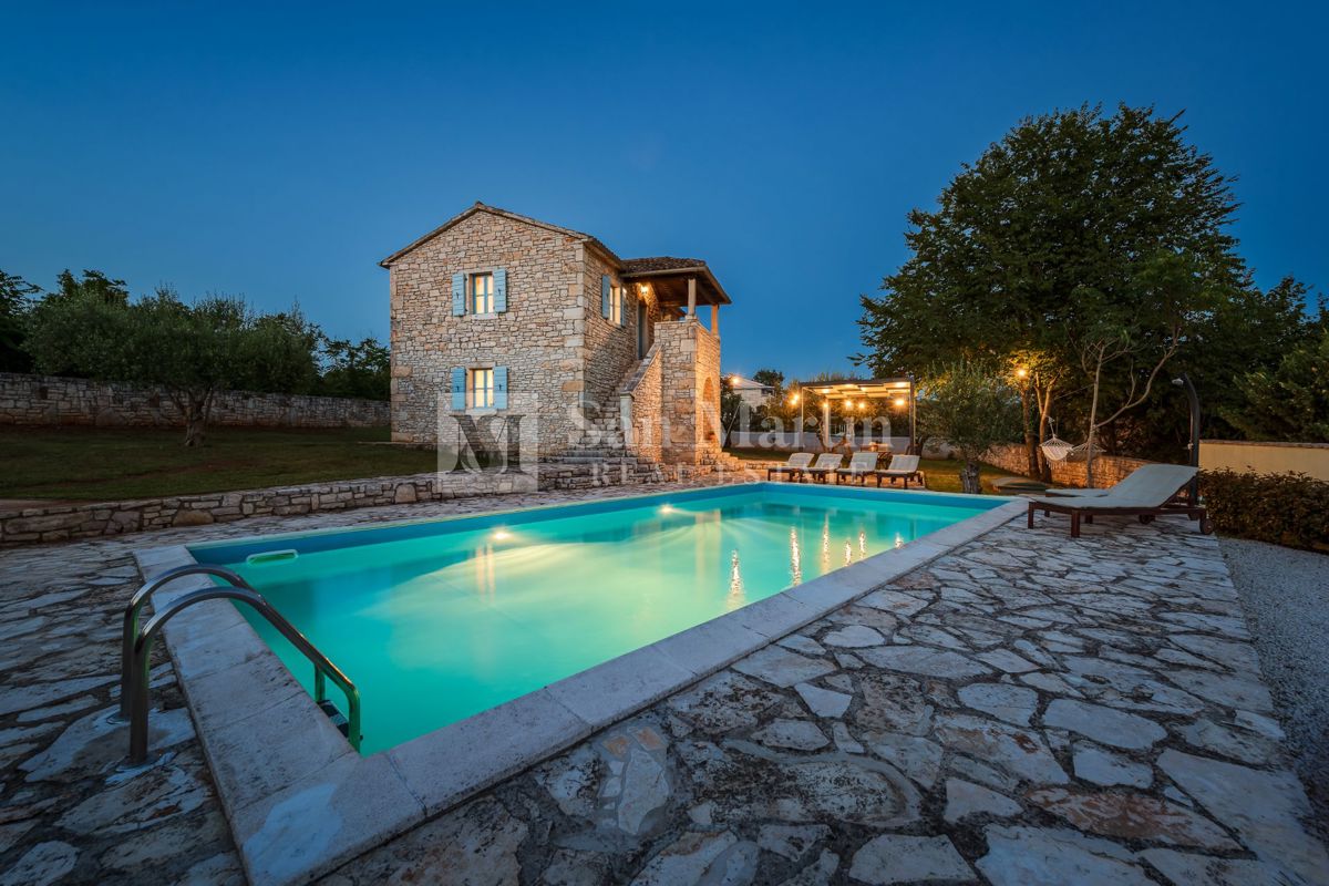 Poreč, okolica – Čudovita kamnita hiša s panoramskim razgledom