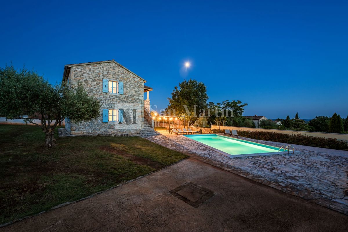 Poreč, okolica – Čudovita kamnita hiša s panoramskim razgledom