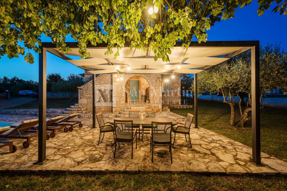 Poreč, okolica – Čudovita kamnita hiša s panoramskim razgledom