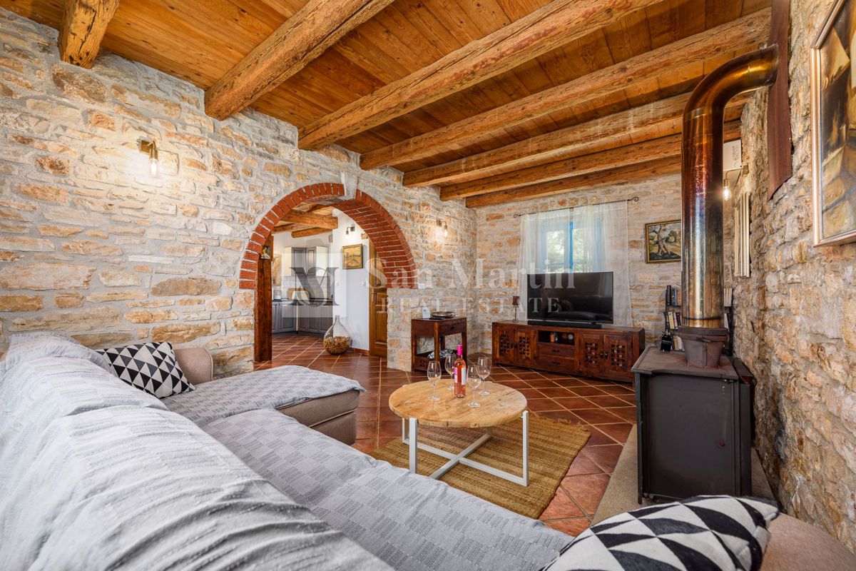 Poreč, okolica – Čudovita kamnita hiša s panoramskim razgledom