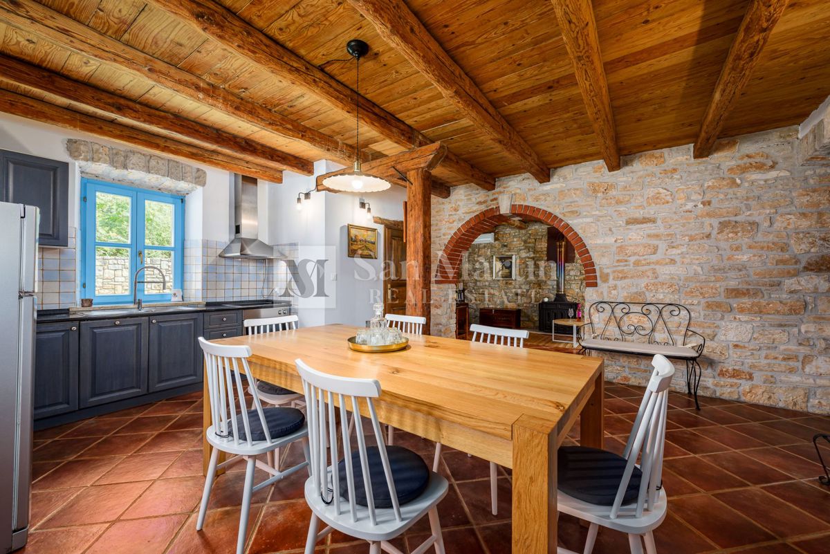 Poreč, okolica – Čudovita kamnita hiša s panoramskim razgledom