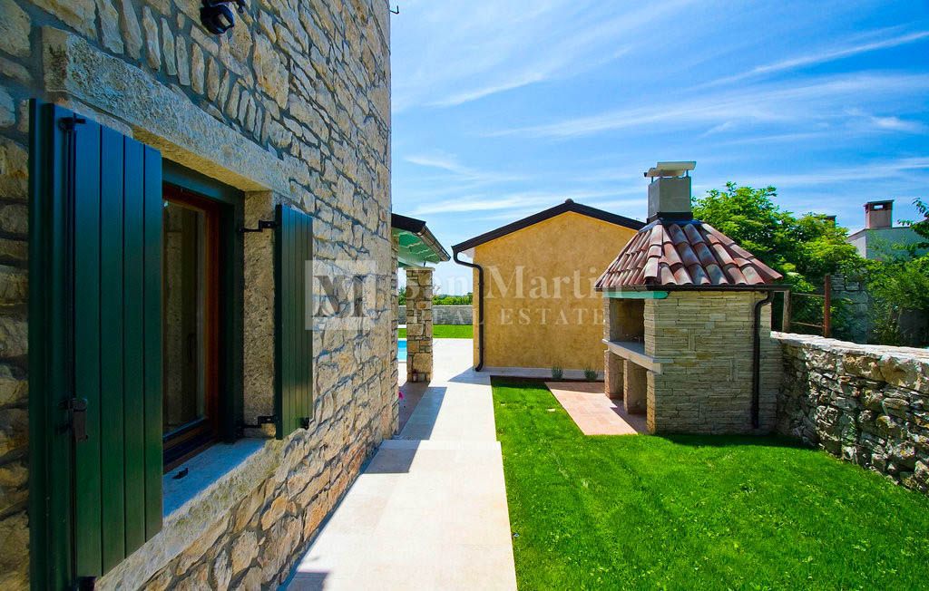 Poreč, okolica - čudovita kamnita vila z bazenom