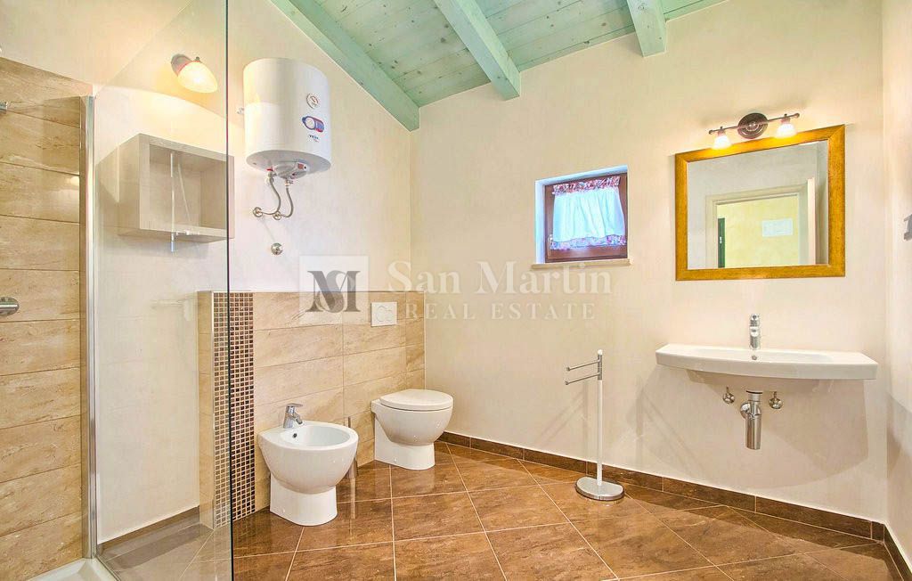 Poreč, okolica - čudovita kamnita vila z bazenom