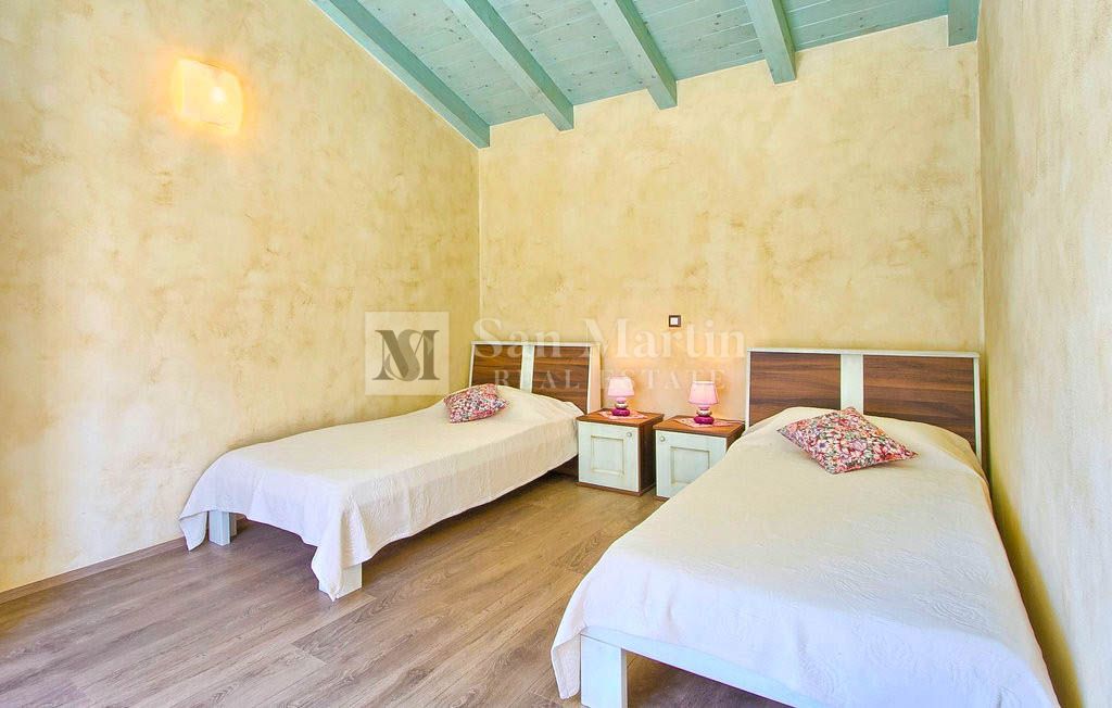 Poreč, okolica - čudovita kamnita vila z bazenom
