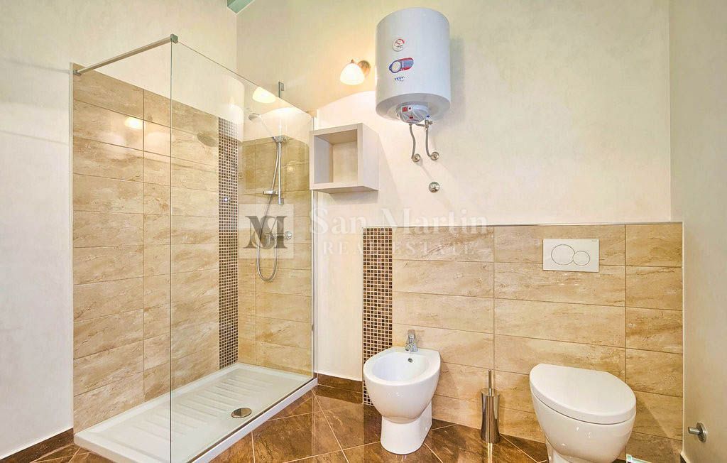 Poreč, okolica - čudovita kamnita vila z bazenom
