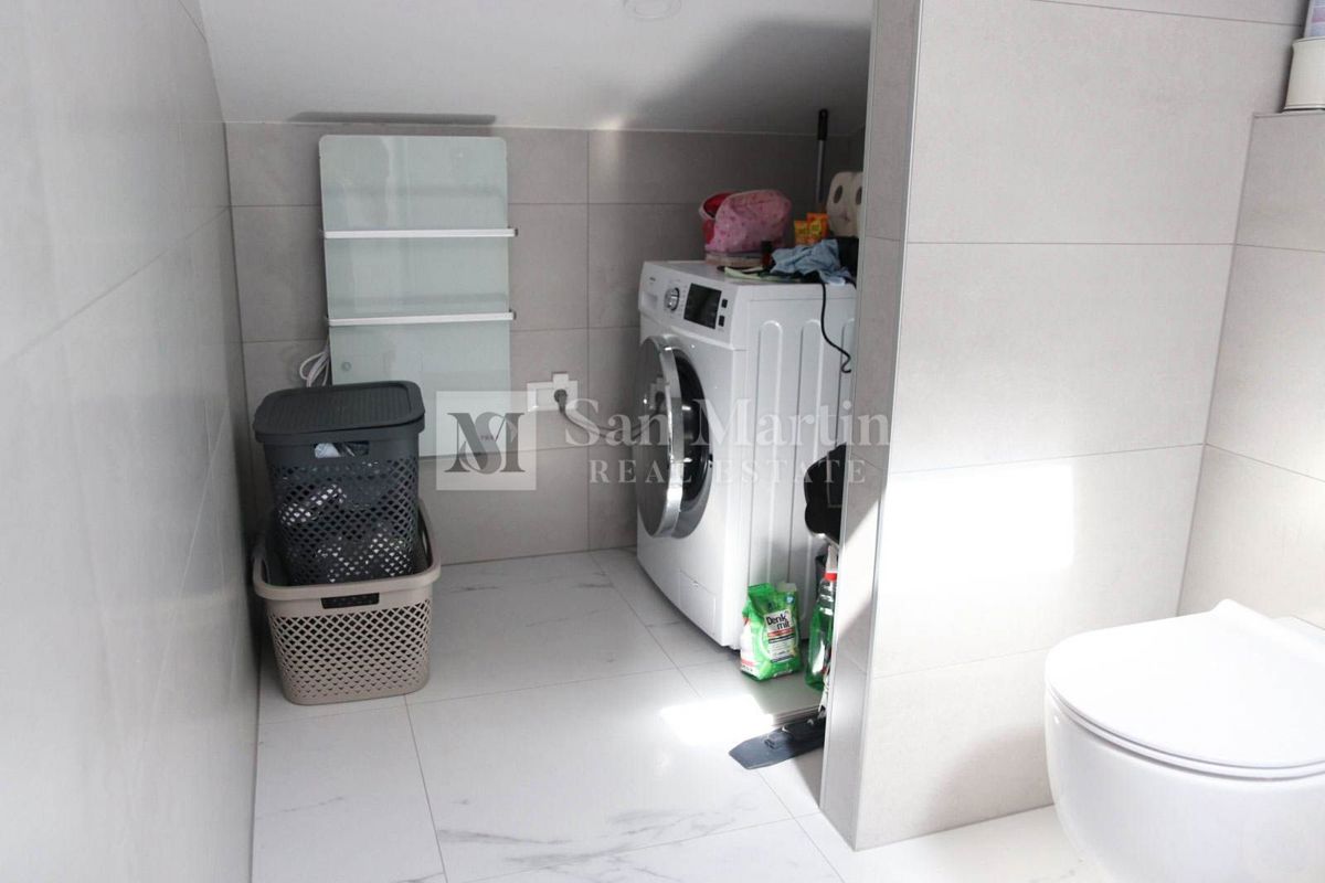 Rovinj, okolica - dva kvalitetna apartmaja v bližini morja