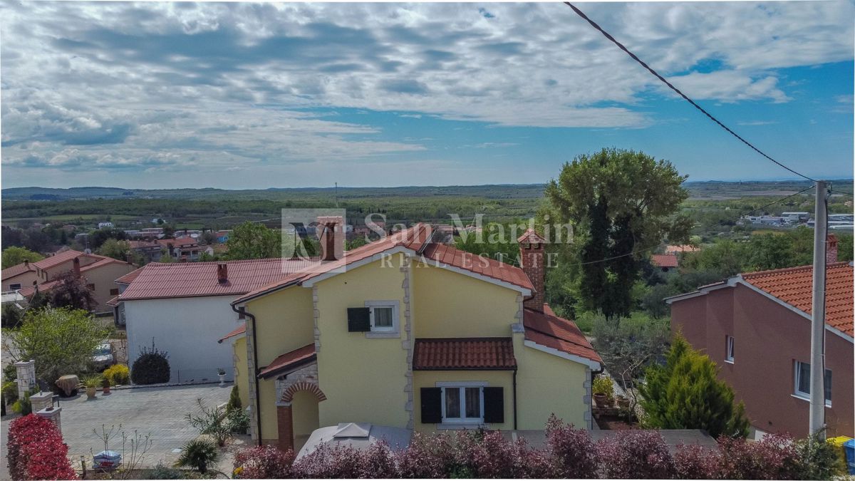 Poreč, Hiša s panoramskim pogledom na morje - PRILOŽNOST!!!