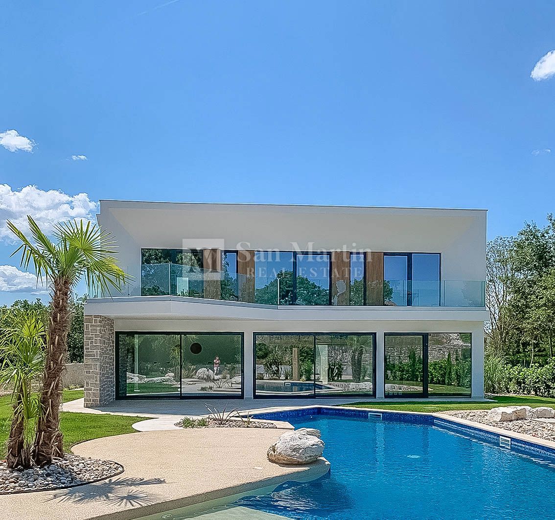 Poreč, Luksuzna hiša z bazenom