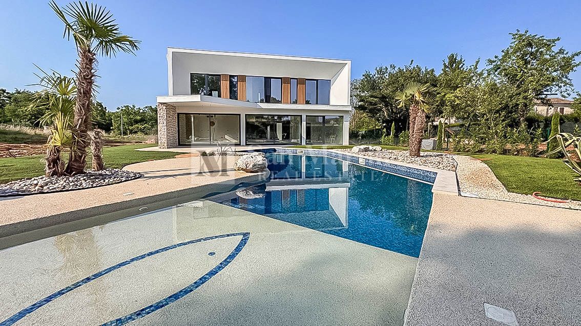 Poreč, Luksuzna hiša z bazenom