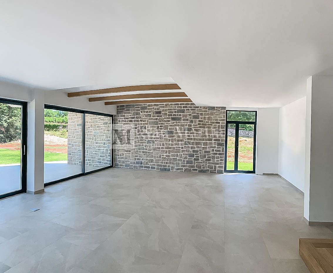 Poreč, Luksuzna hiša z bazenom