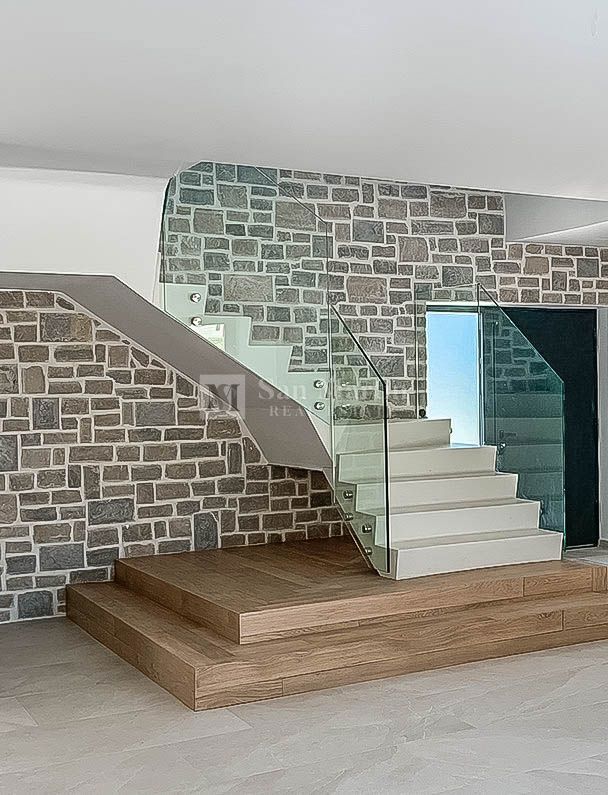 Poreč, Luksuzna hiša z bazenom