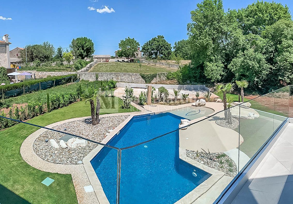 Poreč, Luksuzna hiša z bazenom