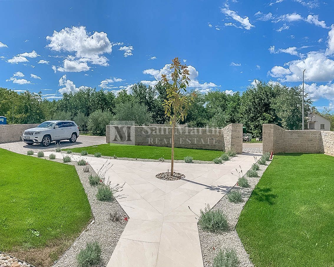 Poreč, Luksuzna hiša z bazenom