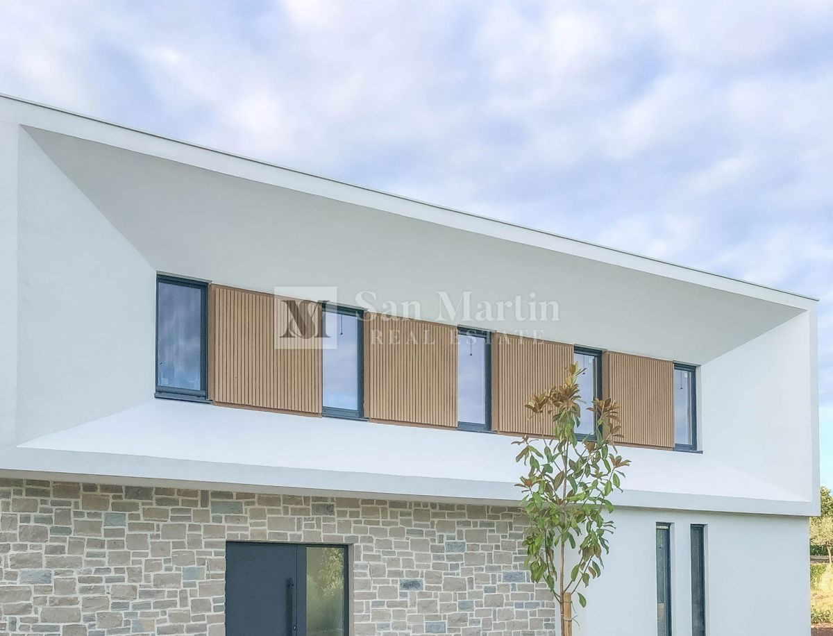 Poreč, Luksuzna hiša z bazenom