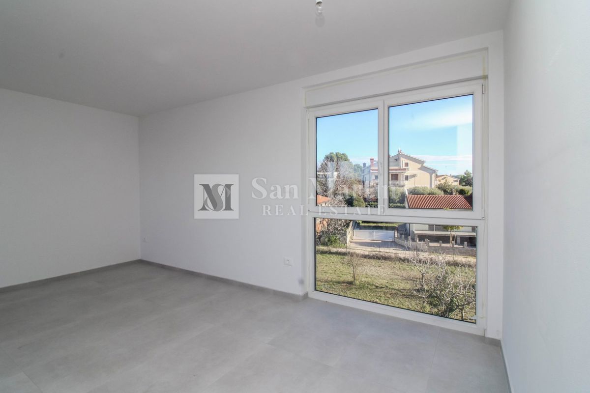 POREČ - Novo odlično stanovanje v pritličju