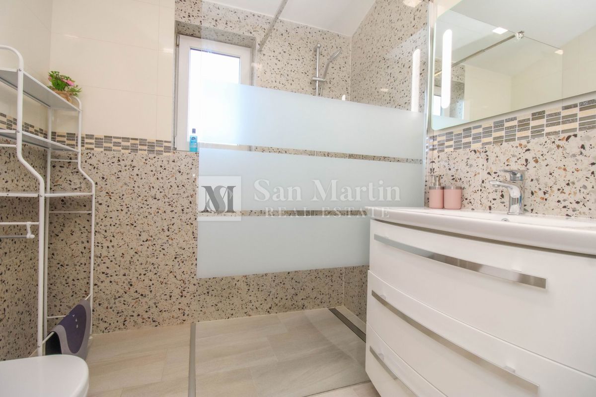 Poreč, okolica – Hiša na samoti s 3000 m² zemljišča