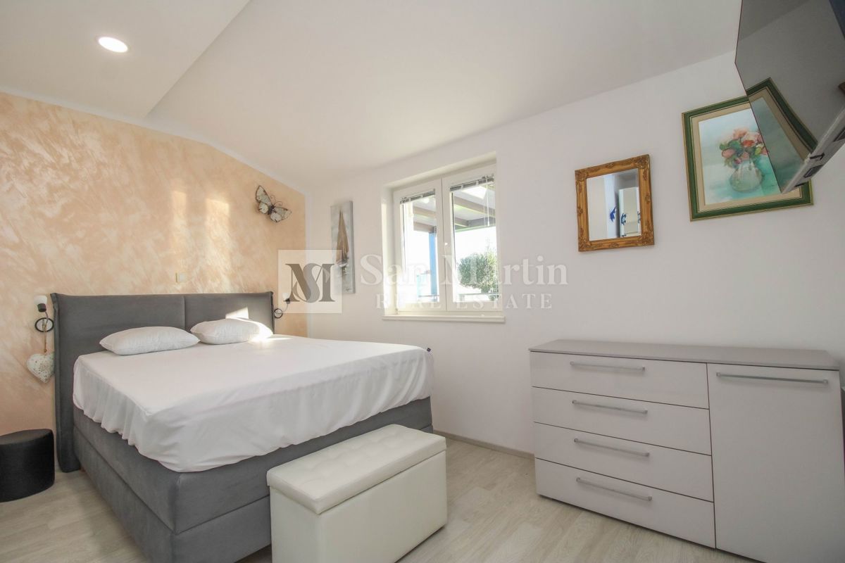 Poreč, okolica – Hiša na samoti s 3000 m² zemljišča