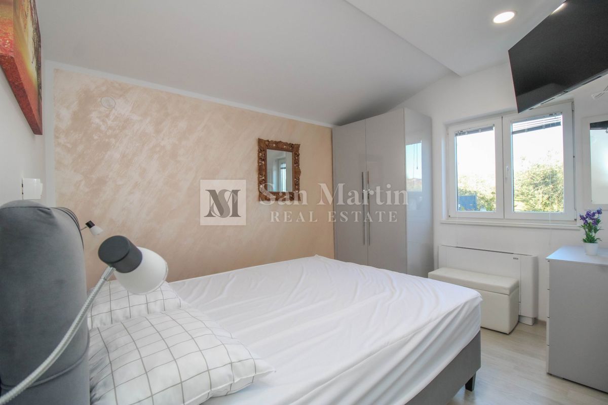 Poreč, okolica – Hiša na samoti s 3000 m² zemljišča