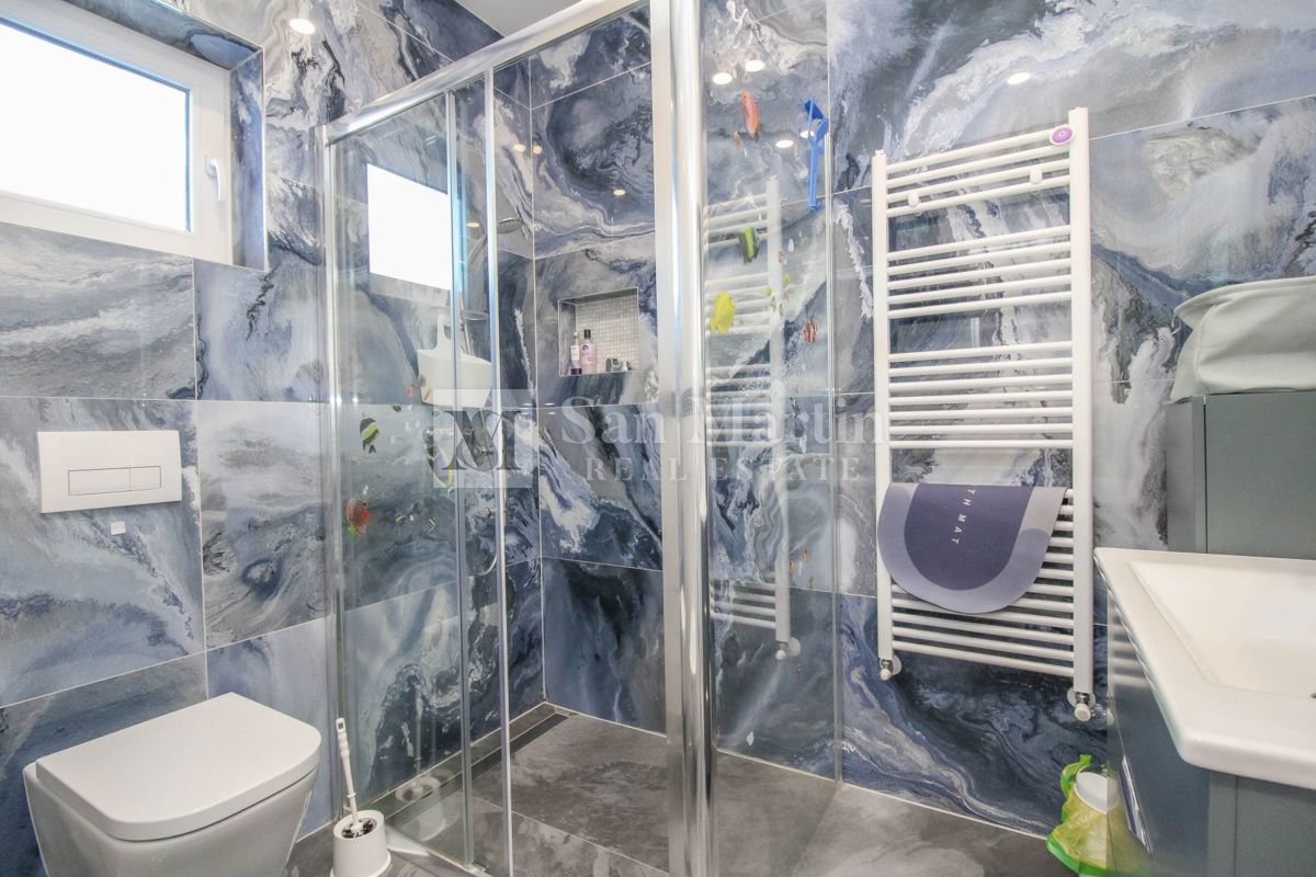 Poreč, okolica – Hiša na samoti s 3000 m² zemljišča