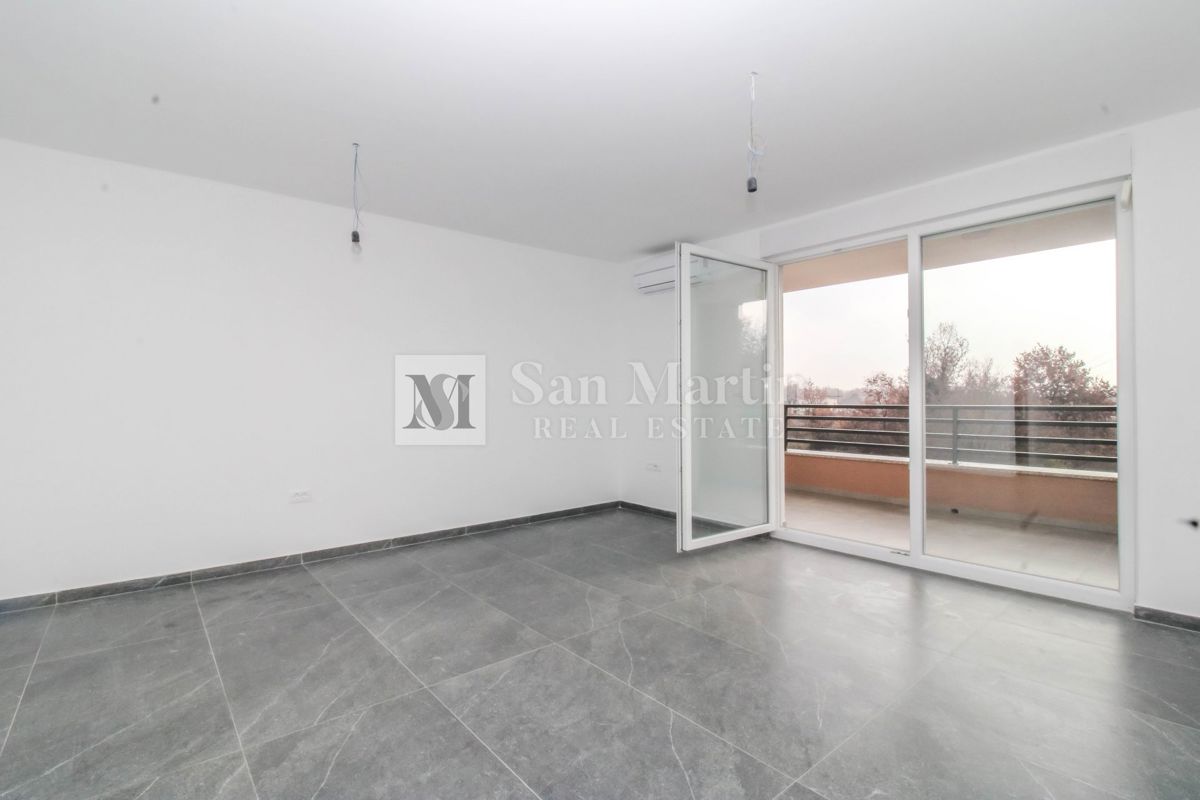 Poreč-okolica, trisobno stanovanje v novogradnji