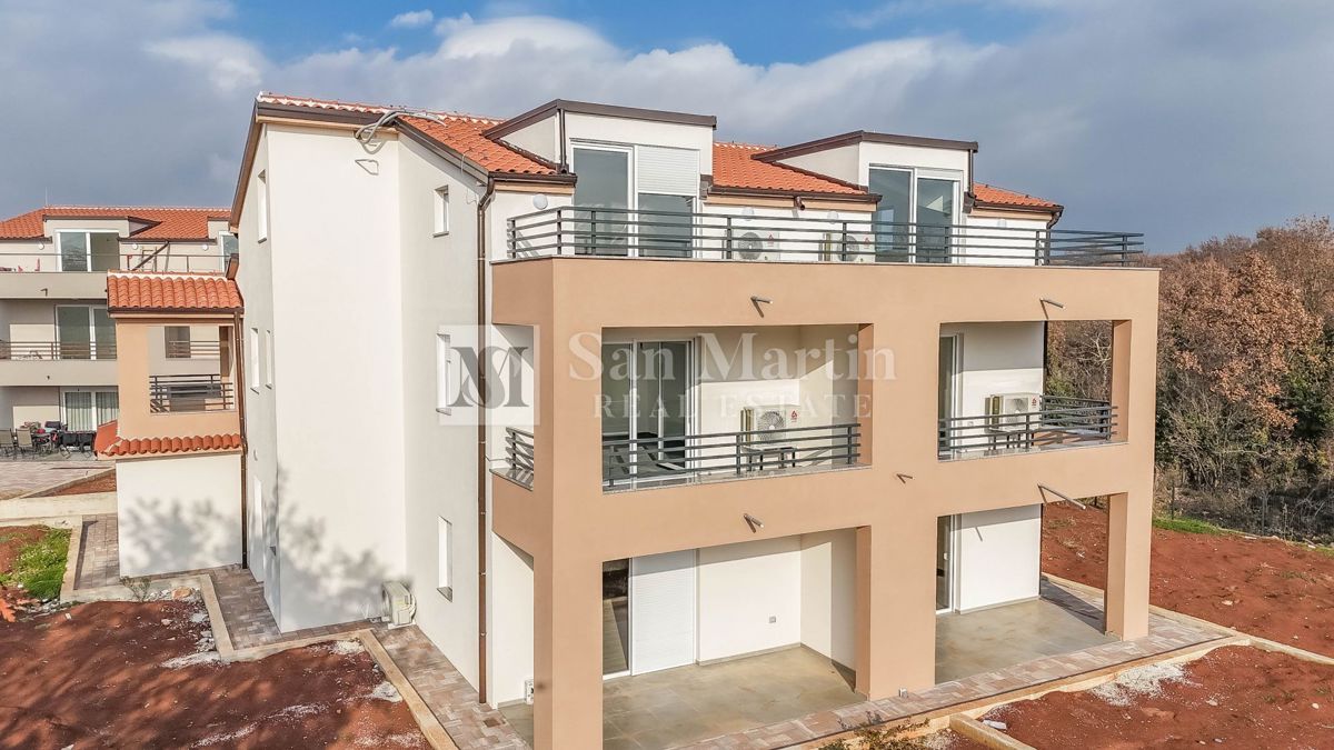 Poreč-okolica, trisobno stanovanje v novogradnji