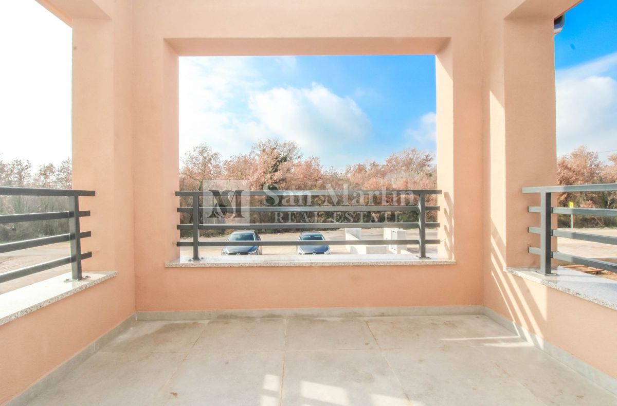 Poreč-okolica, trisobno stanovanje v novogradnji