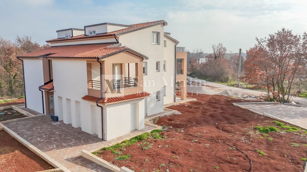 Poreč-okolica, trisobno stanovanje v novogradnji