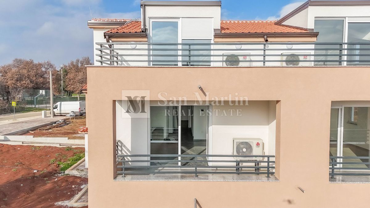 Poreč-okolica, trisobno stanovanje v novogradnji