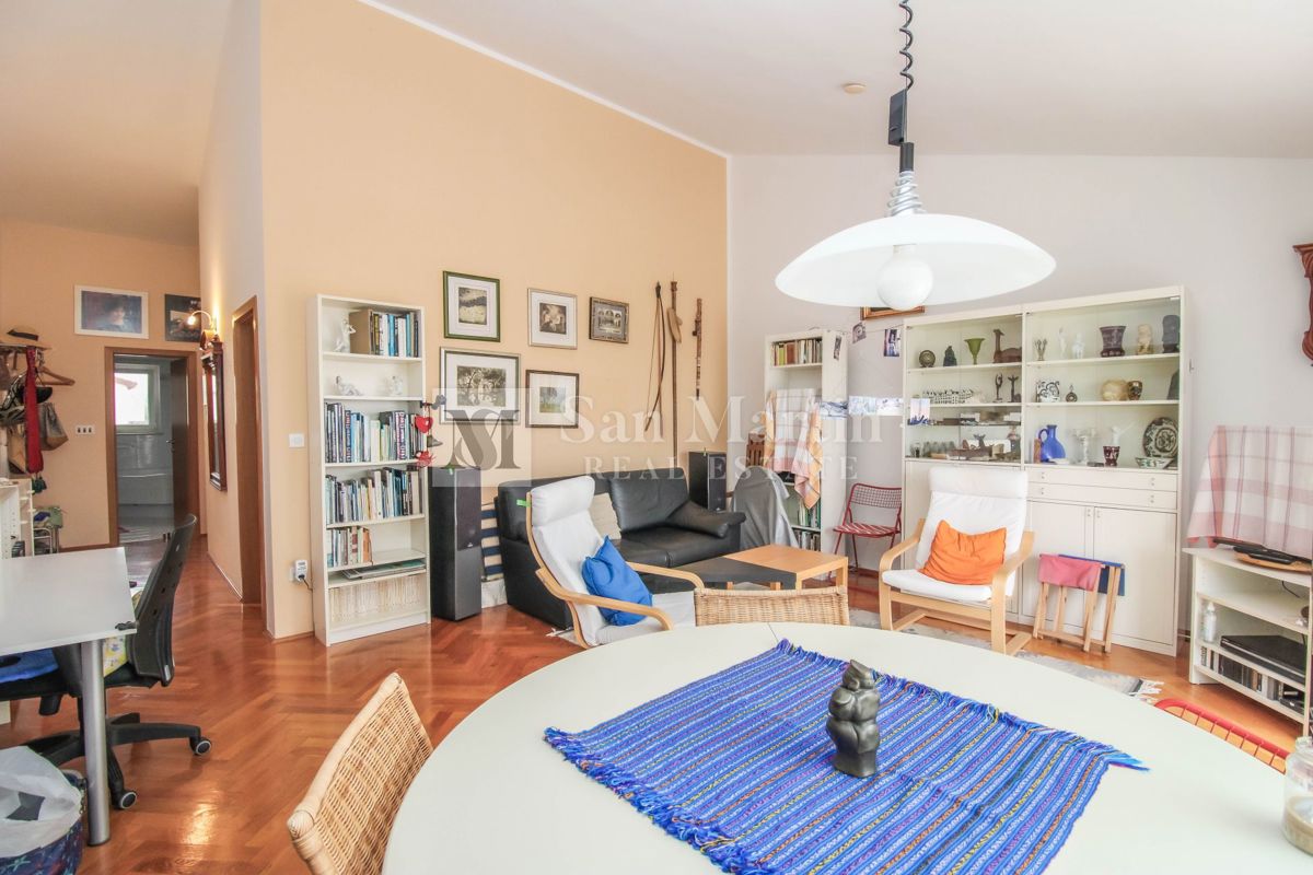 Poreč – Stanovanje z dvema terasama v bližini morja – POGLED NA MORJE!