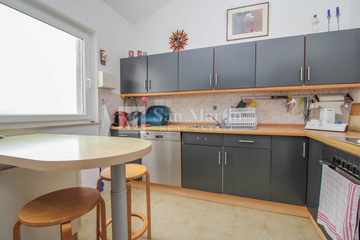 Poreč – Stanovanje z dvema terasama v bližini morja – POGLED NA MORJE!