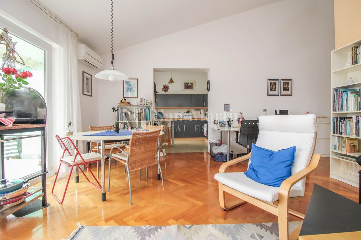 Poreč – Stanovanje z dvema terasama v bližini morja – POGLED NA MORJE!