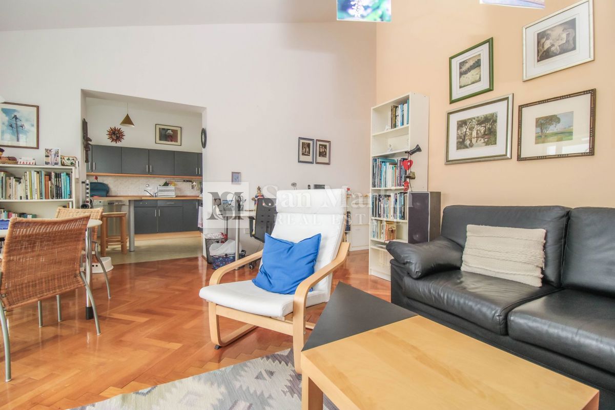 Poreč – Stanovanje z dvema terasama v bližini morja – POGLED NA MORJE!