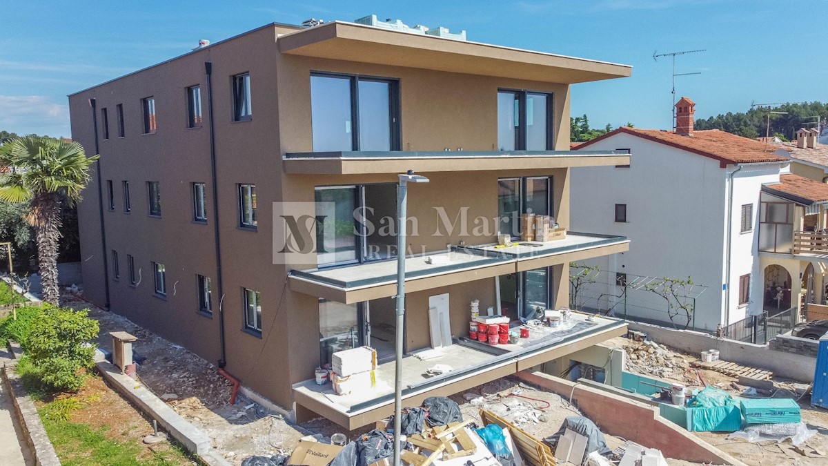 Penthouse z garažo v centru Poreča