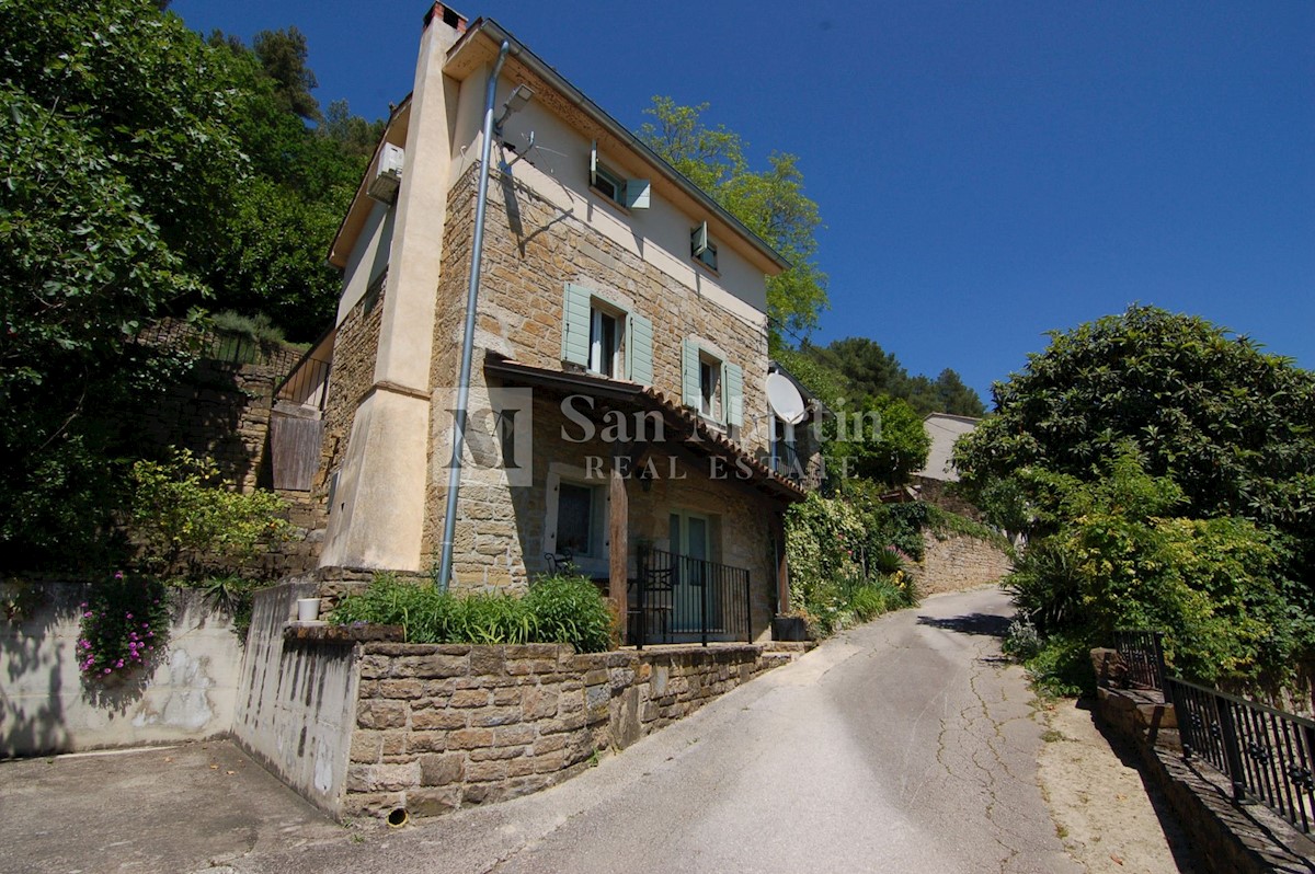 Motovun-Umgebung, Steinvilla mit Swimmingpool, schöne Aussicht