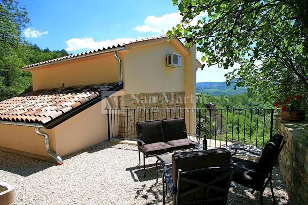 Motovun-Umgebung, Steinvilla mit Swimmingpool, schöne Aussicht
