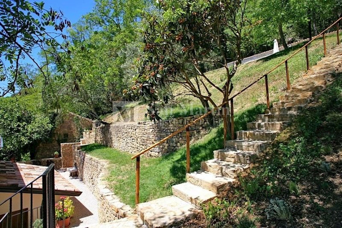 Motovun-Umgebung, Steinvilla mit Swimmingpool, schöne Aussicht