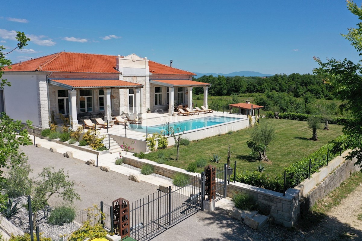 Poreč-okolica, lepa avtohtona luksuzna vila