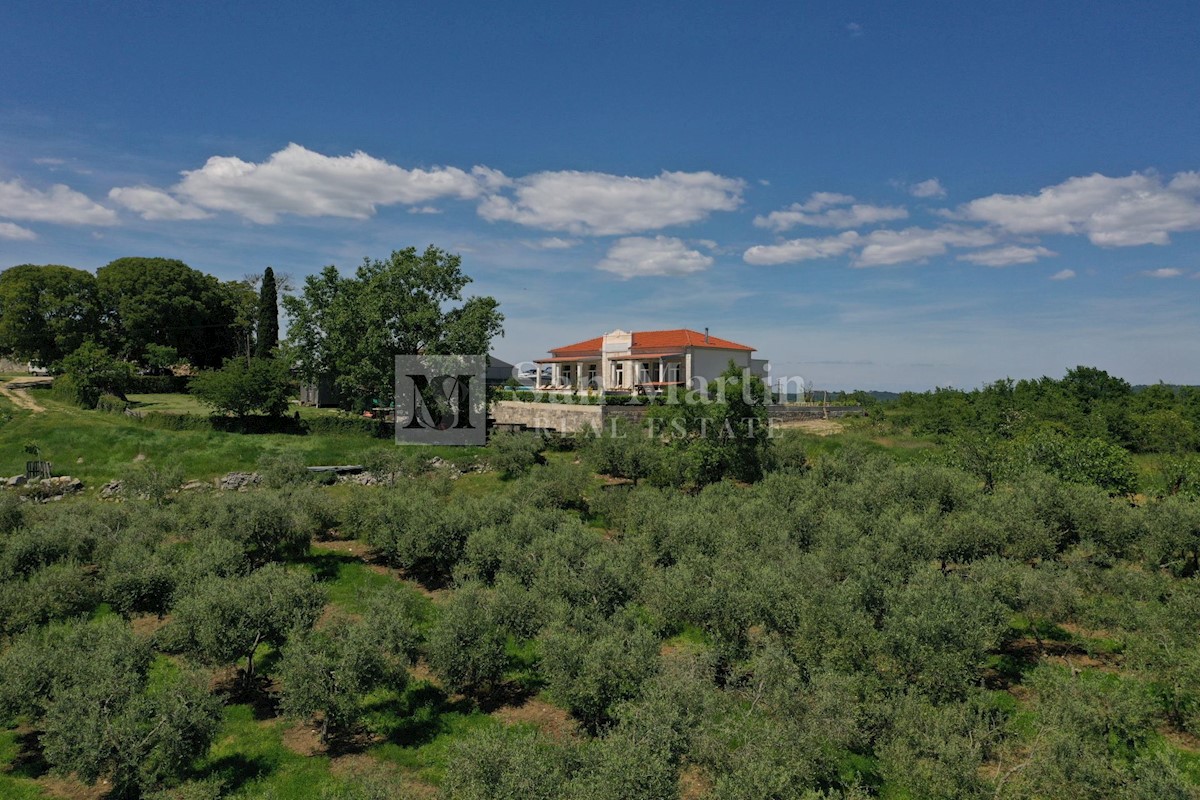 Poreč-okolica, lepa avtohtona luksuzna vila