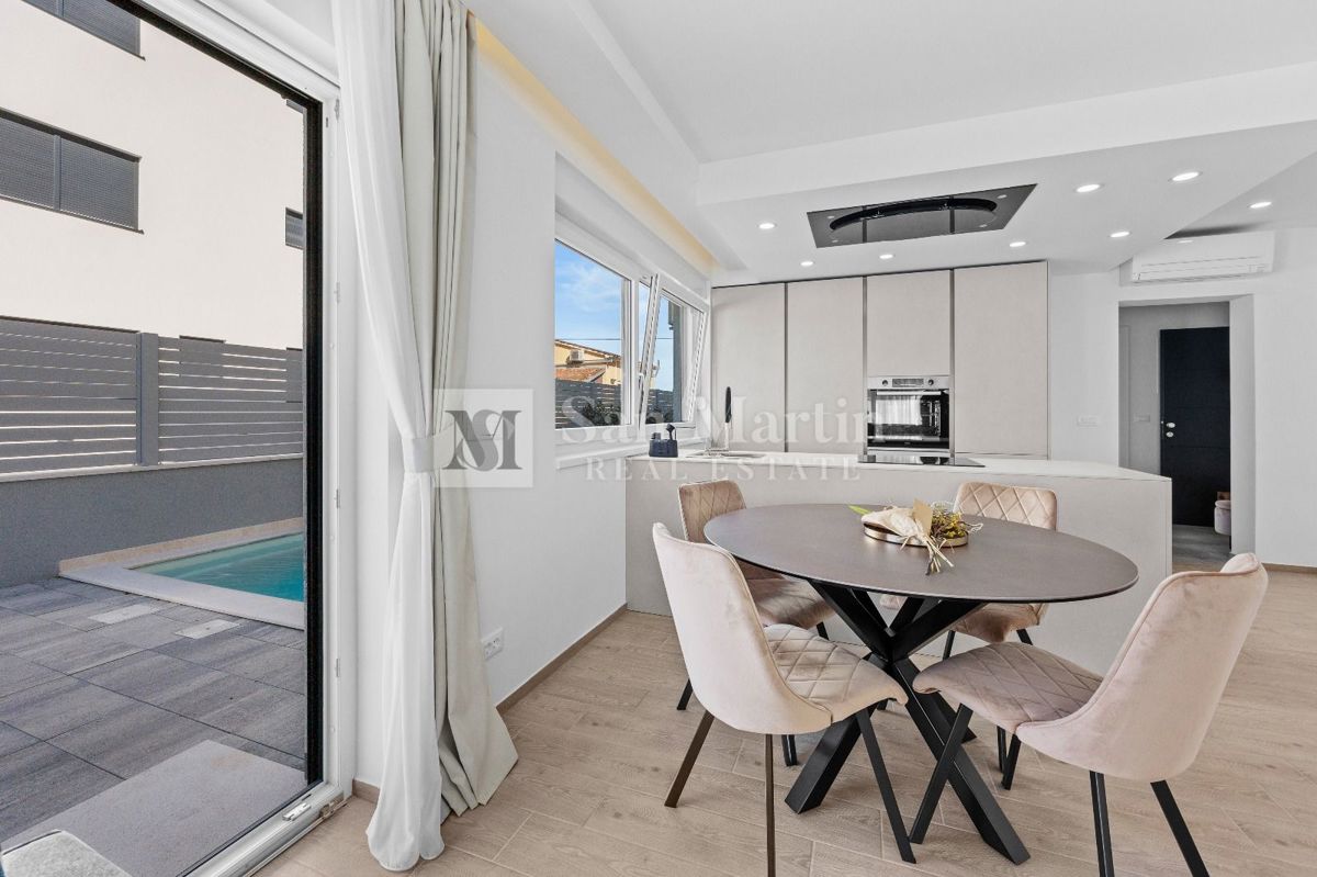 Rovinj, okolica - dva kvalitetna apartmaja v bližini morja