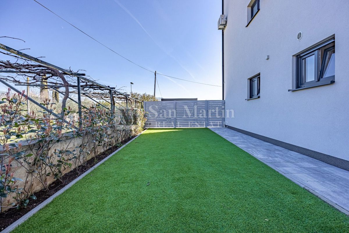 Rovinj, okolica - dva kvalitetna apartmaja v bližini morja